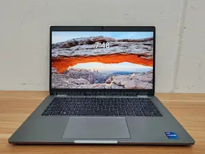 Laptop Dell 3GB Intel SSD 256GB