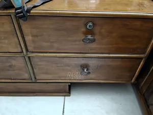 ড্রেসিং টেবিল