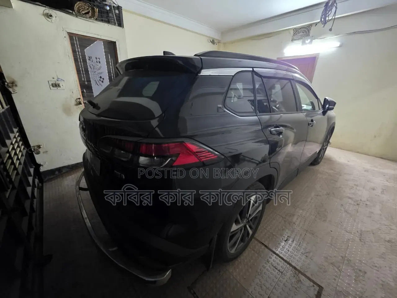টয়োটা করোলা ক্রস ২০২৩ কালো