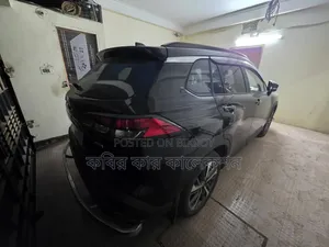 টয়োটা করোলা ক্রস ২০২৩ কালো