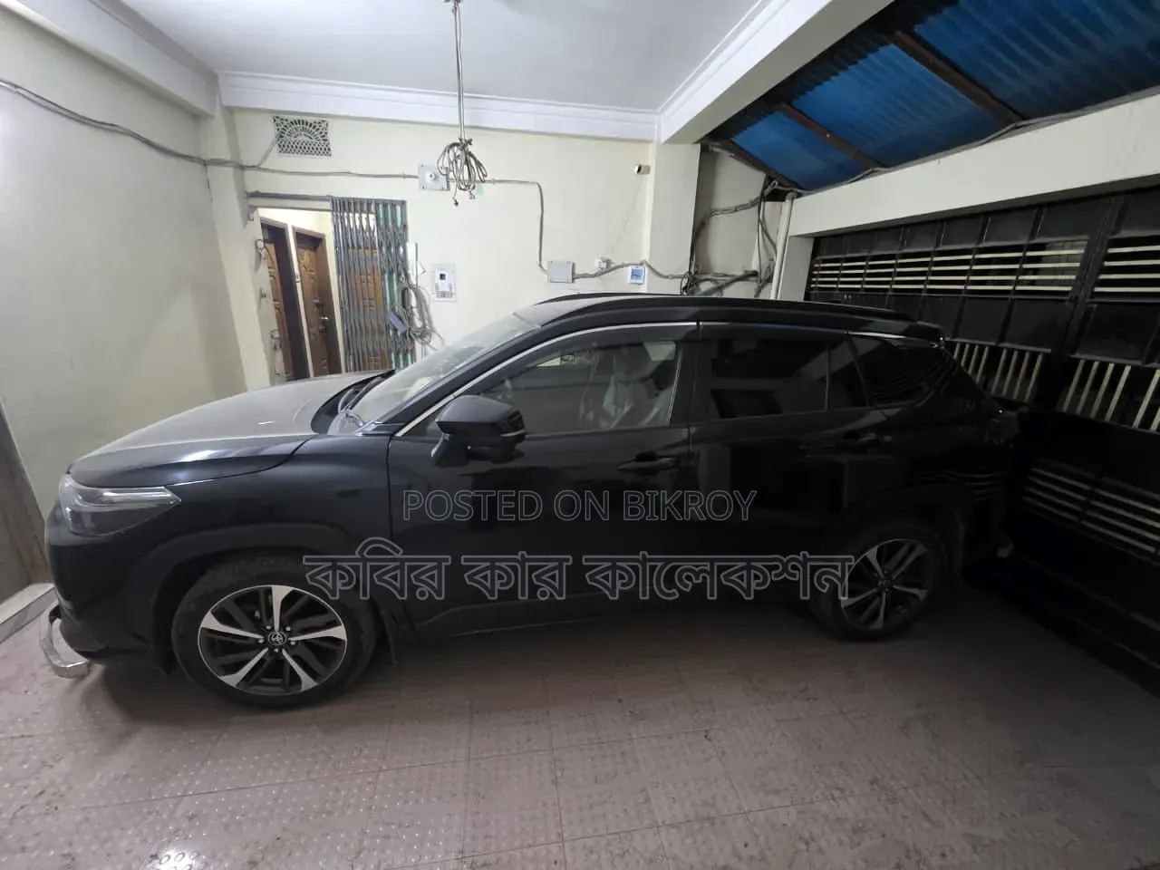 টয়োটা করোলা ক্রস ২০২৩ কালো