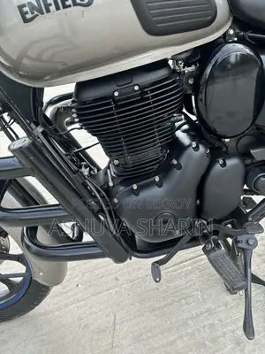 Royal Enfield Classic 350 2025 Gray