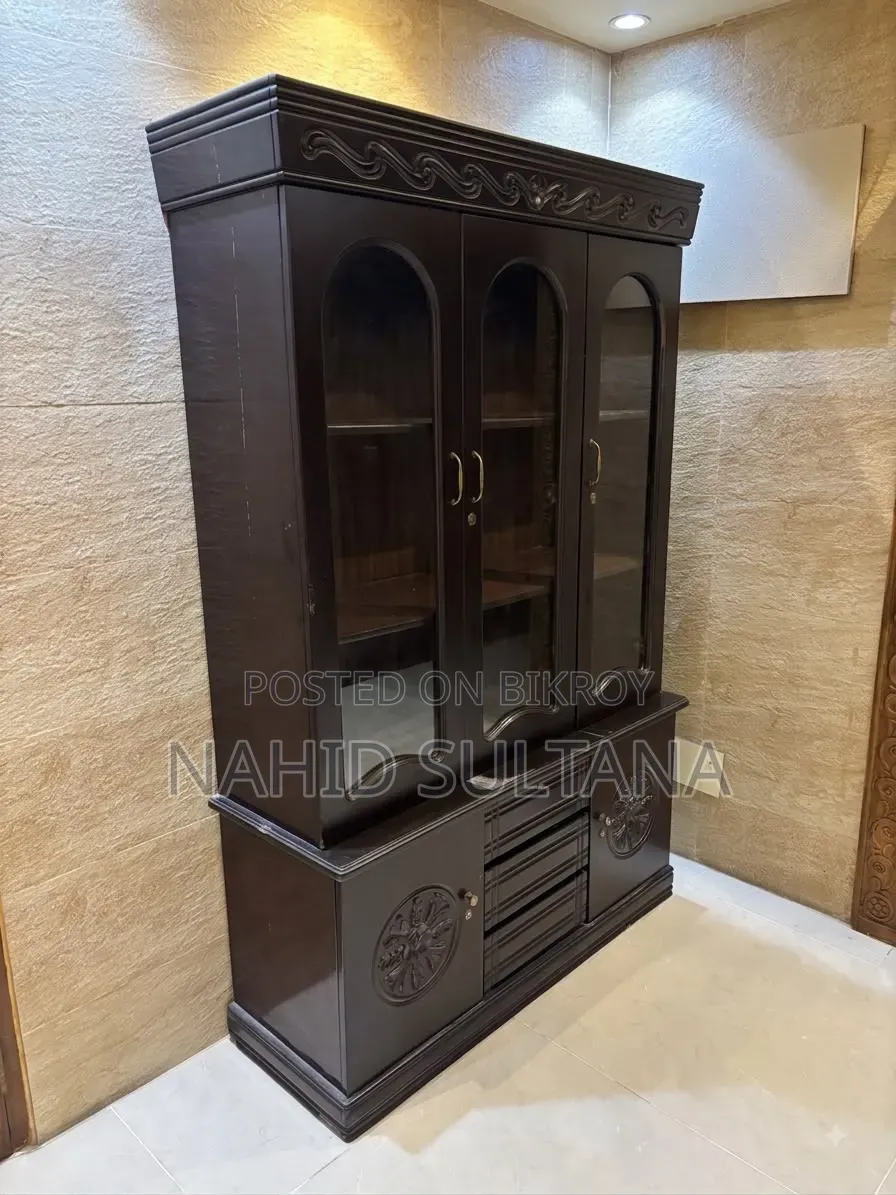 Showcase Cabinet