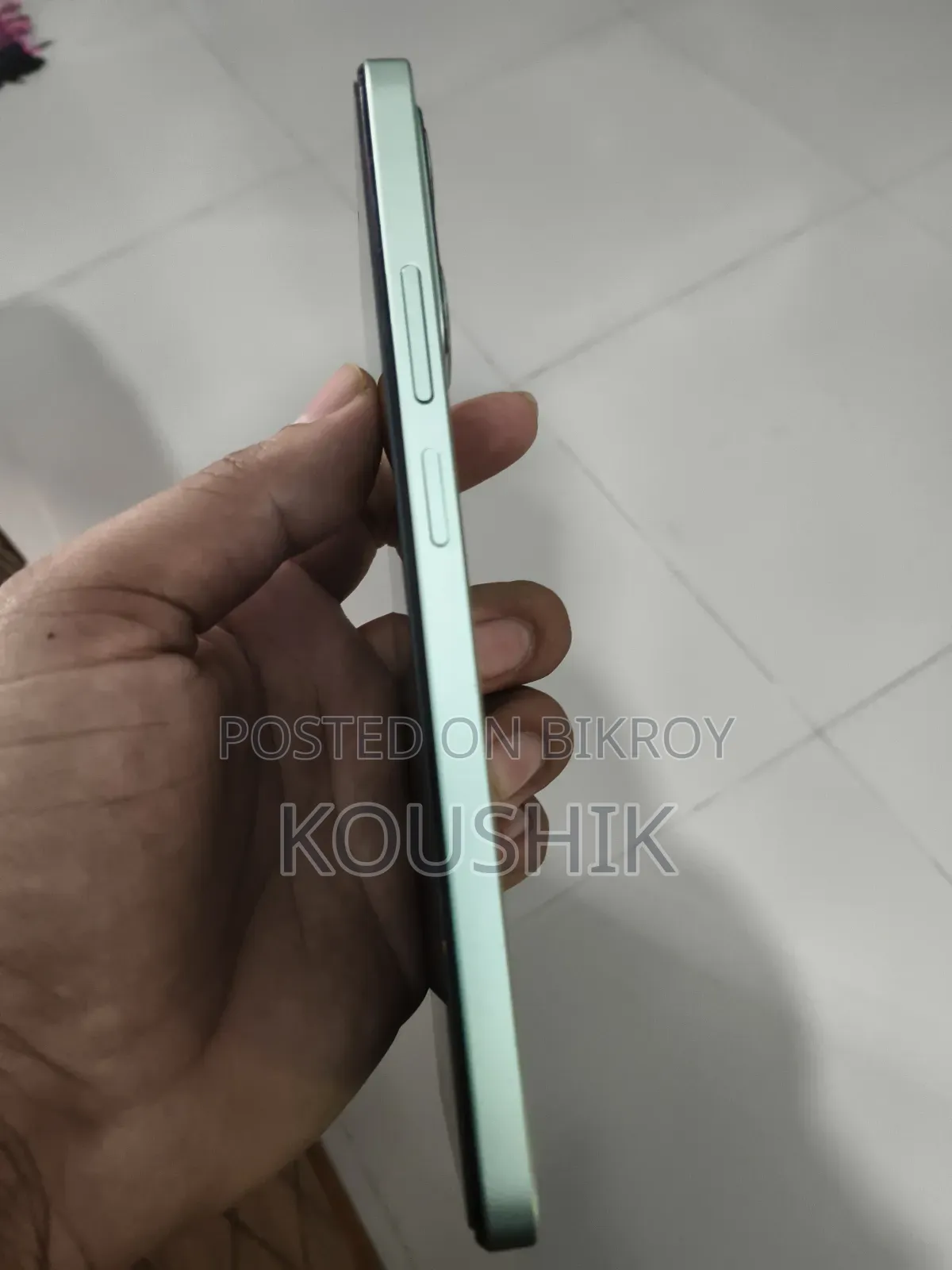 রিয়েলমি ১২৮ জিবি