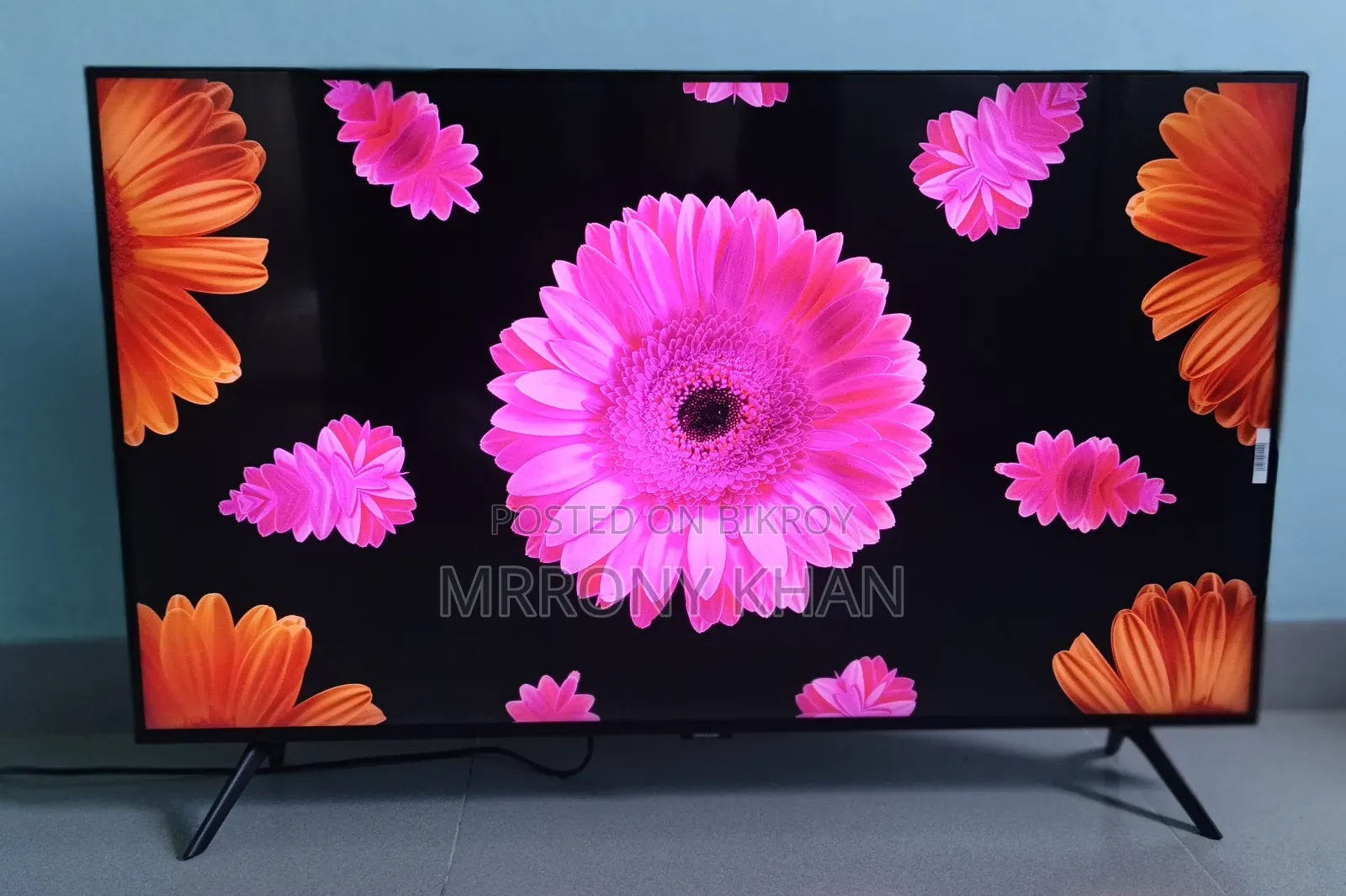 Samsung 43 Inch Crystal UHD Voice Control Smart 8 Series TV