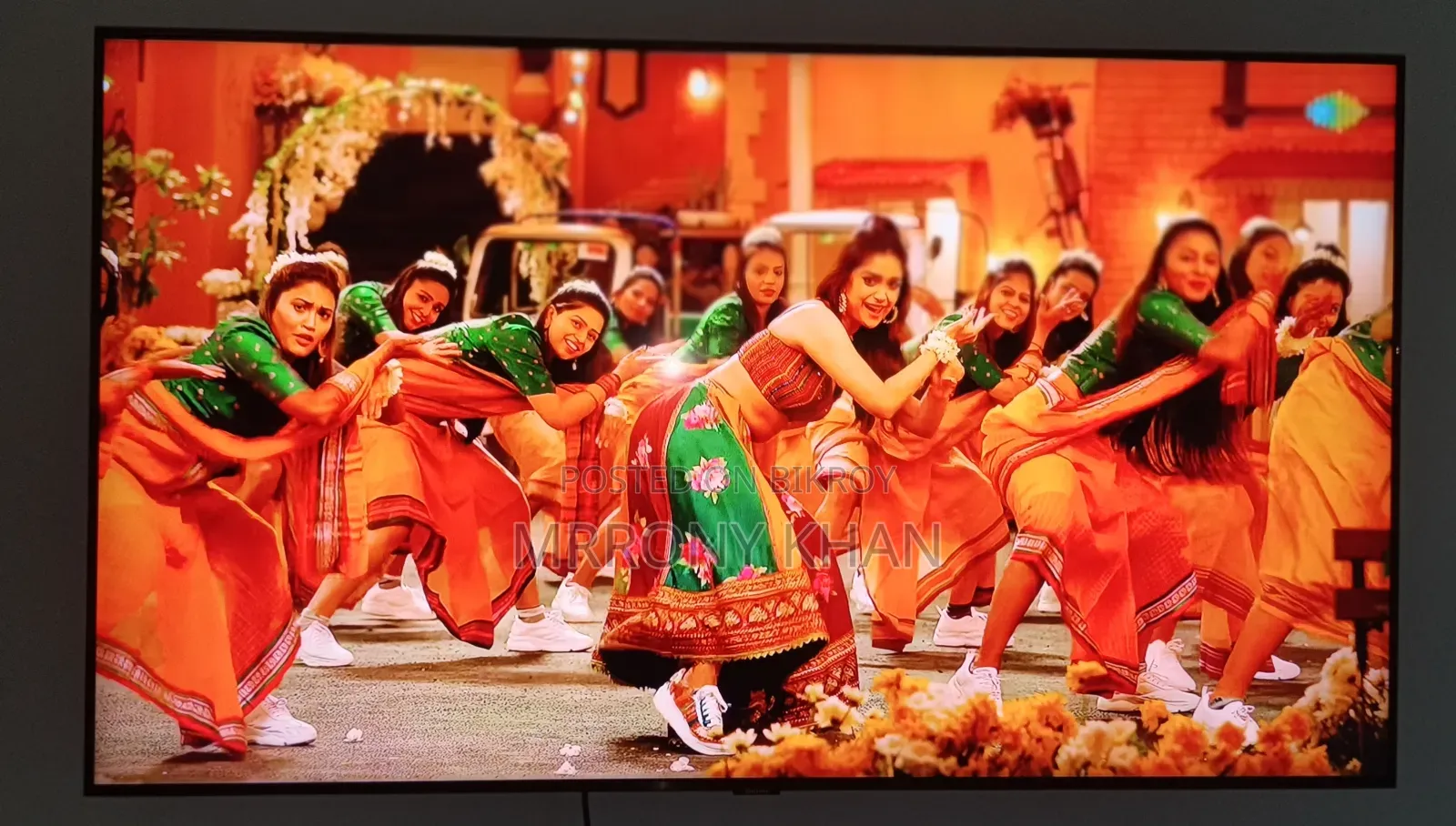 Samsung 43 Inch Crystal UHD Voice Control Smart 8 Series TV