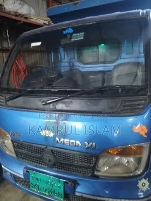 Mega XL, A Car Sale