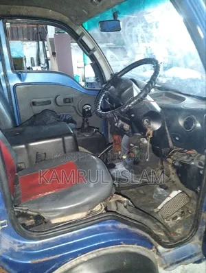 Mega XL, A Car Sale