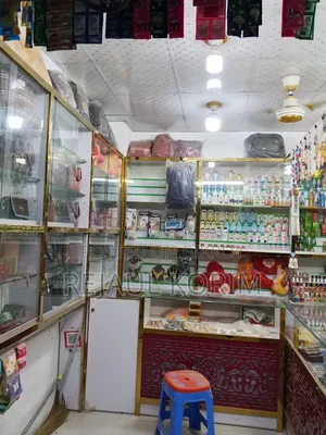 কসমেটিক্স মালের রেক