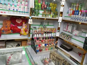 Cosmetics goods rack