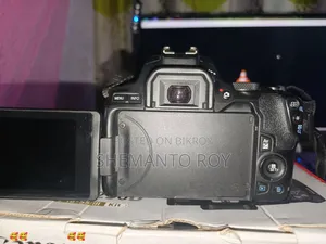 Canon 250D