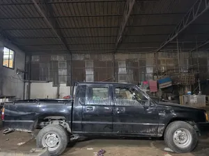মিতসুবিশি এল২০০ ১৯৯৯ কালো
