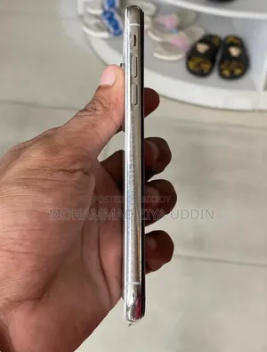 অ্যাপল আইফোন এক্সএস ২৫৬ জিবি হোয়াইট