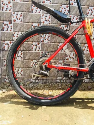 বিক্রি করার জন্য বাইসাইকেল। (আলোচনা সাপেক্ষে)