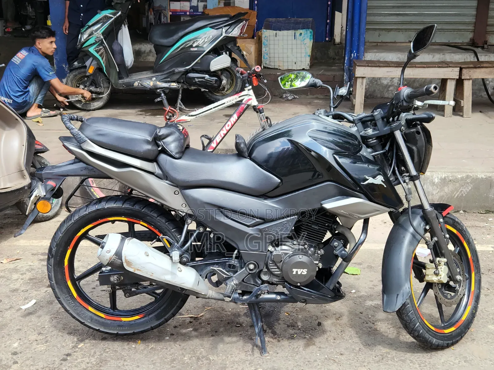টিভিএস রাইডার ১২৫ ২০২২ কালো