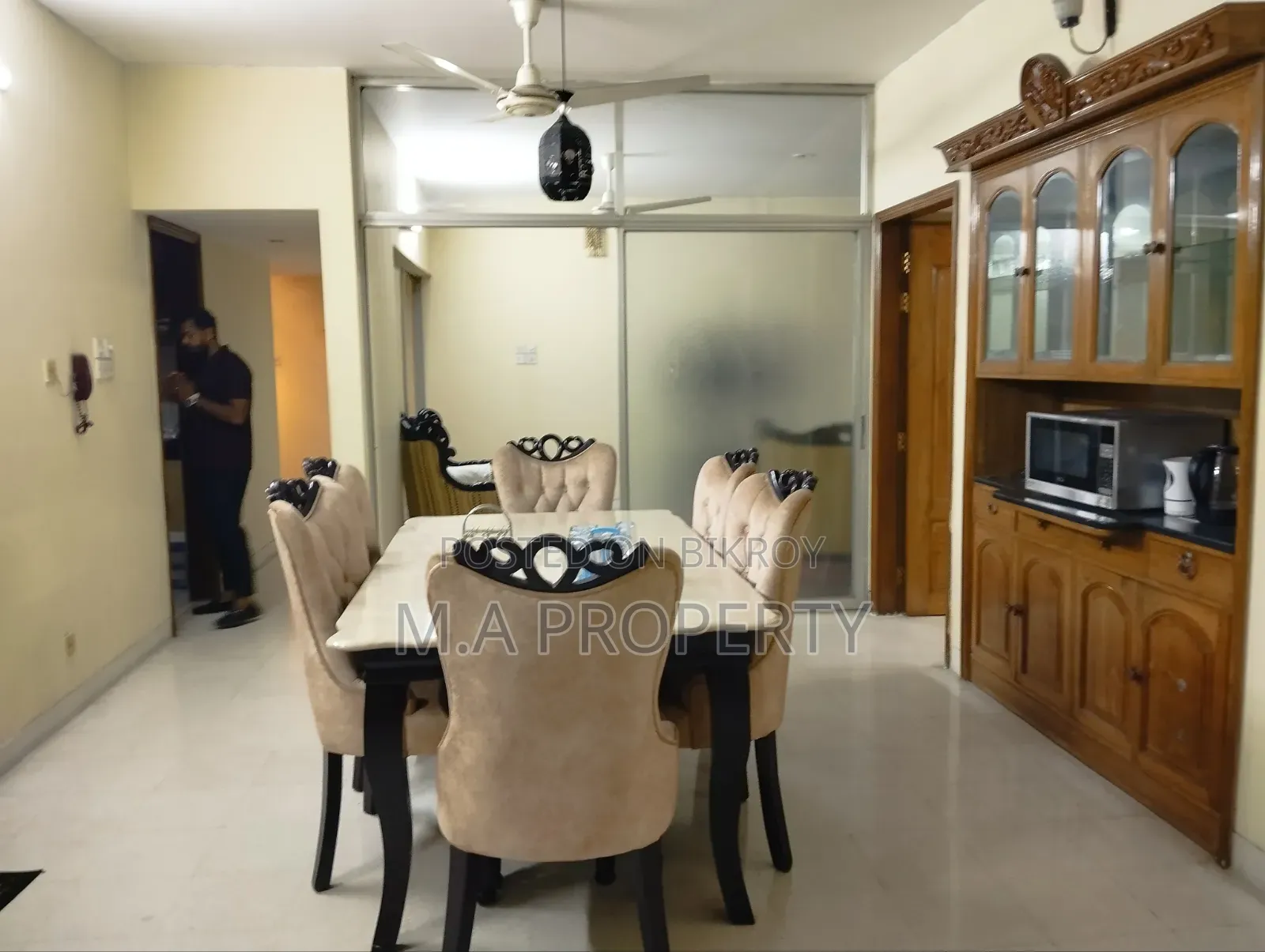 বনানীর আসাতে তিন বেডরুমের ফার্নিশড অ্যাপার্টমেন্ট ভাড়ার জন্য