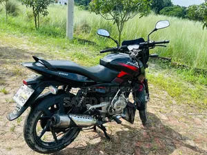 বাজাজ পালসার ১৫০ ২০১২ রেড