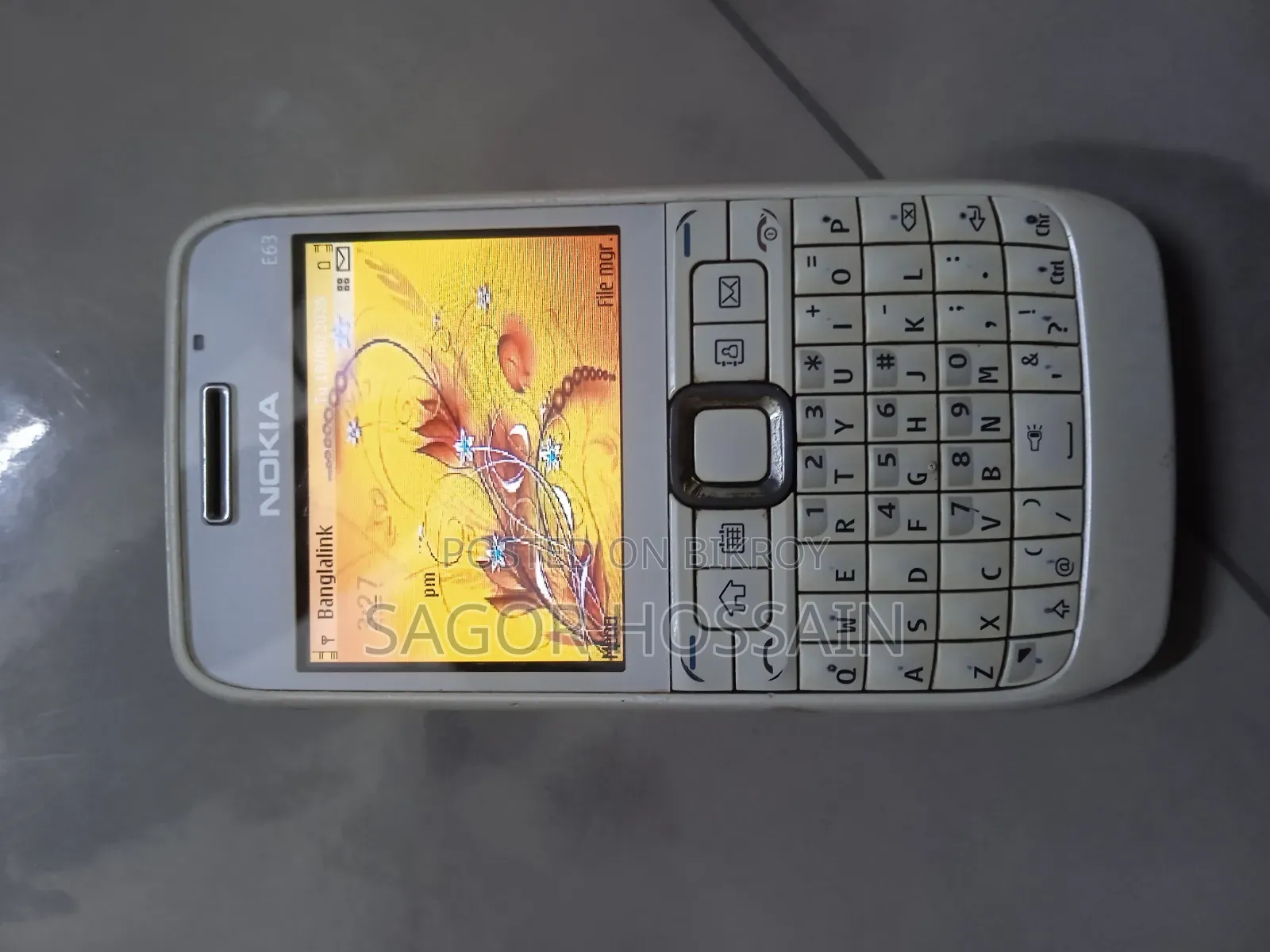 Nokia E63 White