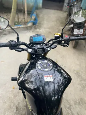 নতুন সুজুকি জিক্সার ২০২৩ কালো