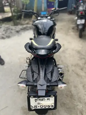নতুন সুজুকি জিক্সার ২০২৩ কালো