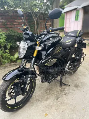 নতুন সুজুকি জিক্সার ২০২৩ কালো