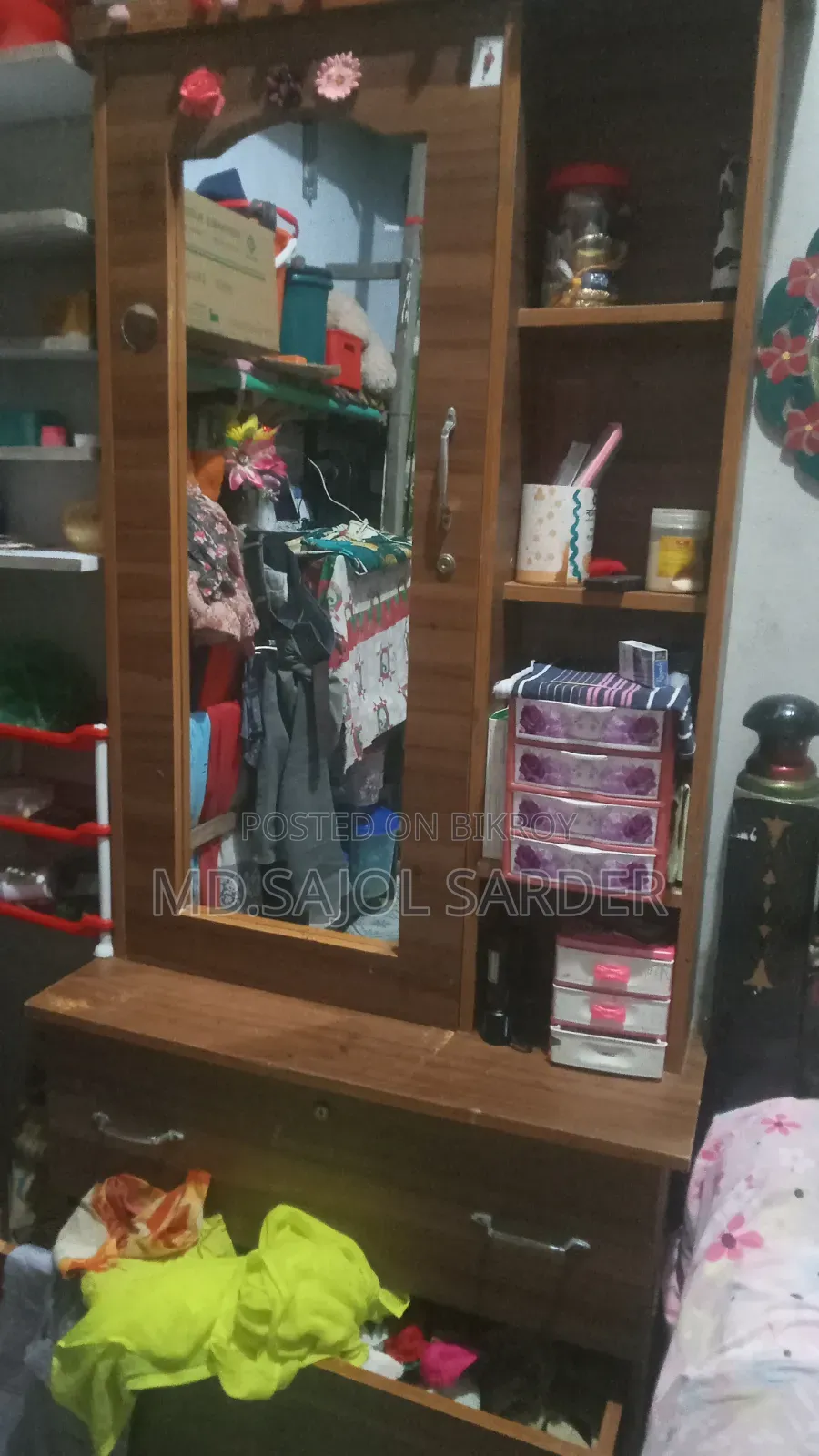Board Dressing Table