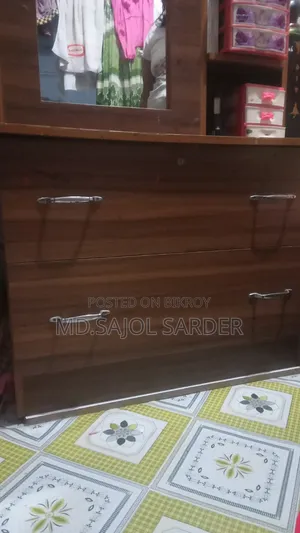 Board Dressing Table