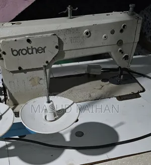 সেলাই মেশিন সহ ইলেকট্রিক লক