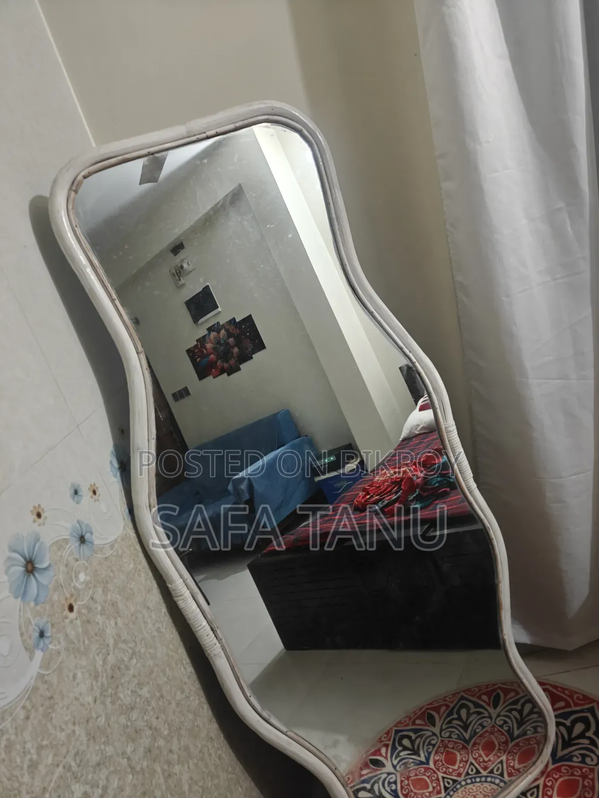 বেল্ট আর আয়না