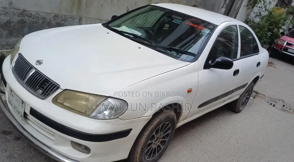 Nissan Sunny 2001 White