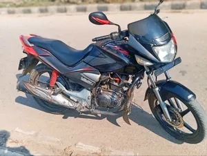 হিরো এক্সট্রিম ১২৫আর ২০১৮ কালো