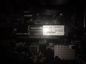 Desktop Computer Microsoft 8GB AMD Ryzen 5 SSD 256GB