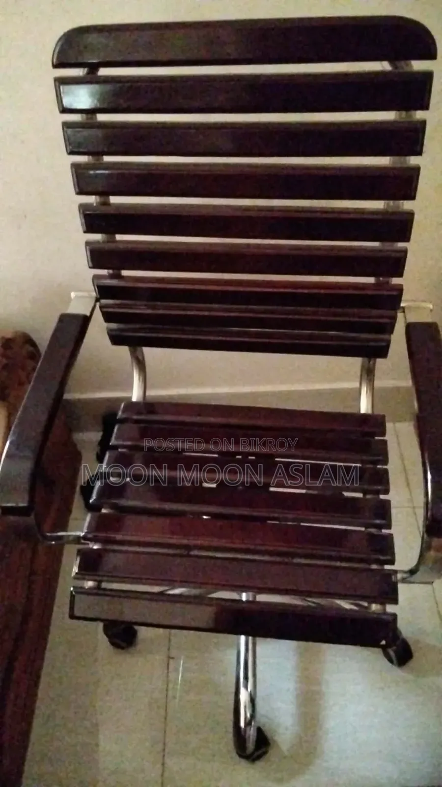 চেয়ার টেবিল