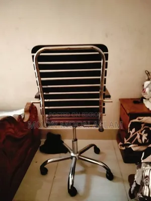 চেয়ার টেবিল