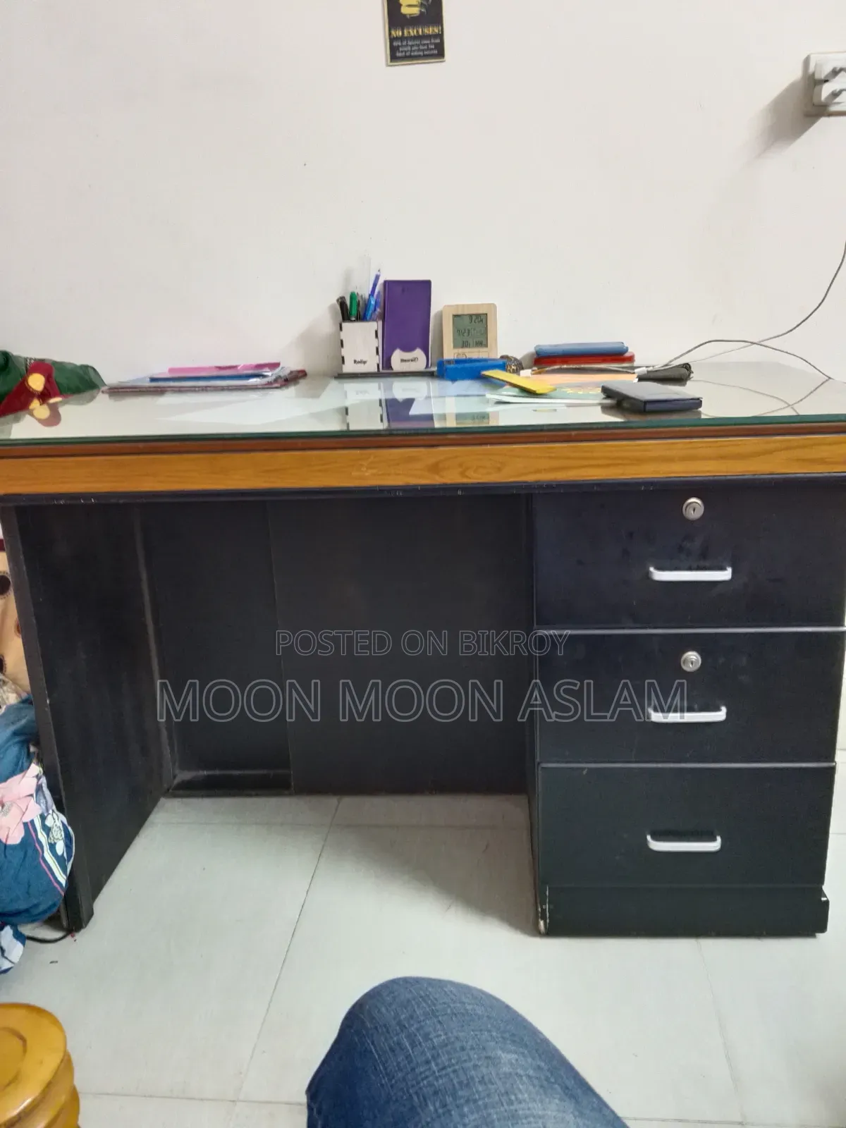 চেয়ার টেবিল
