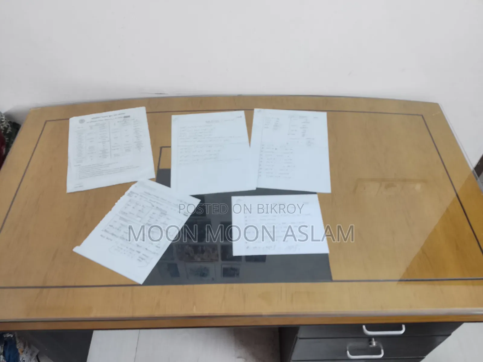 চেয়ার টেবিল