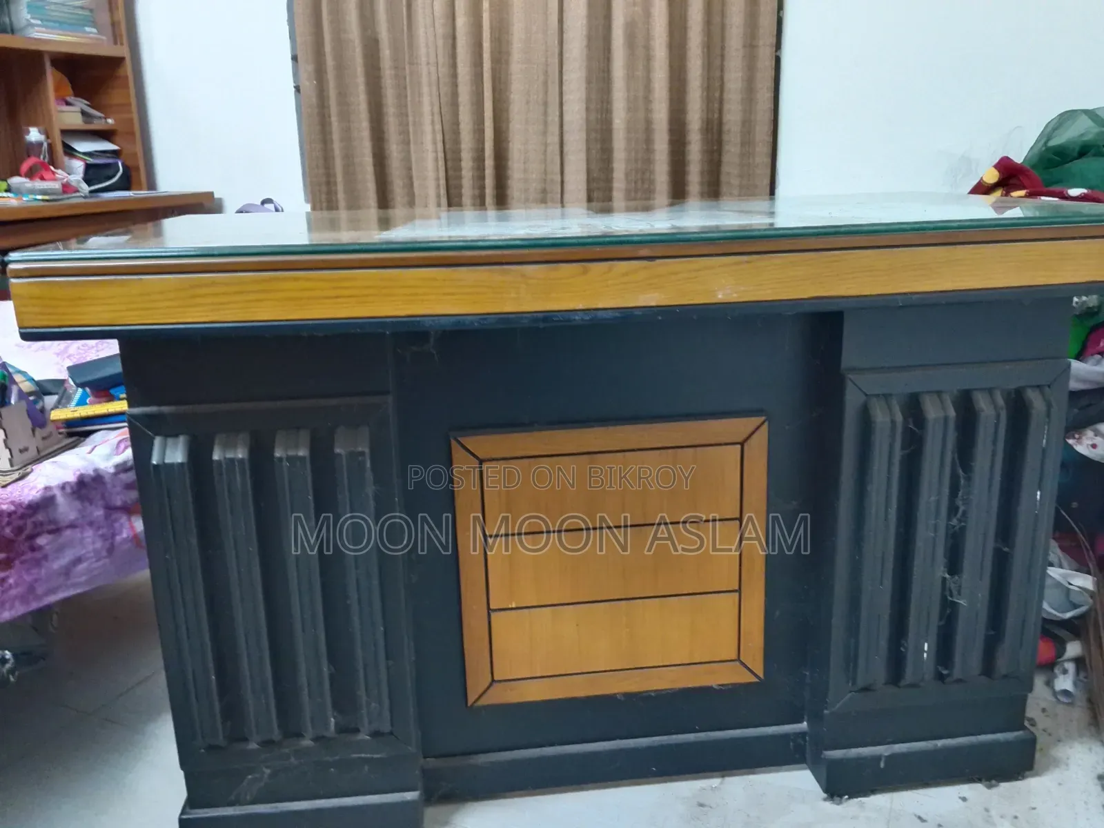 চেয়ার টেবিল