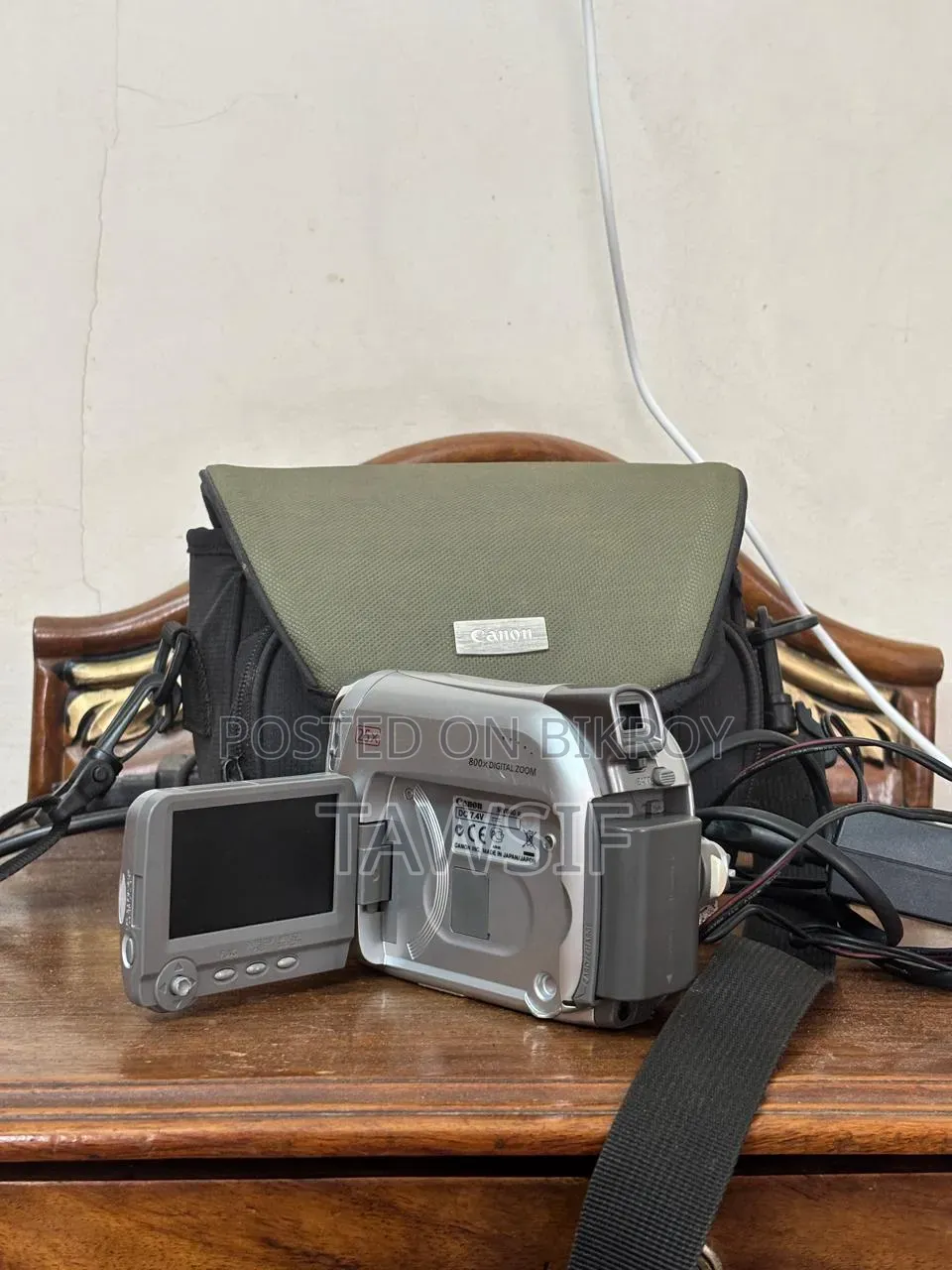 Canon MV940 Digital MiniDV Camcorder.