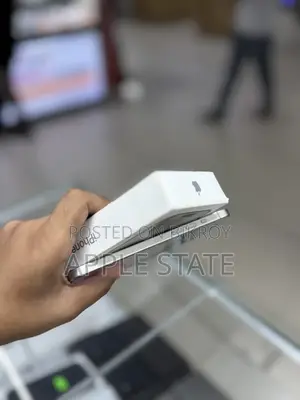 অ্যাপল আইফোন ১৫ প্রো ম্যাক্স ২৫৬ জিবি হোয়াইট