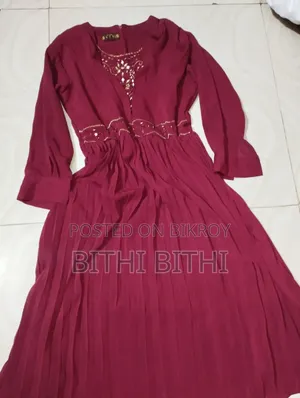 ড্রেস ৭০০ টাকা