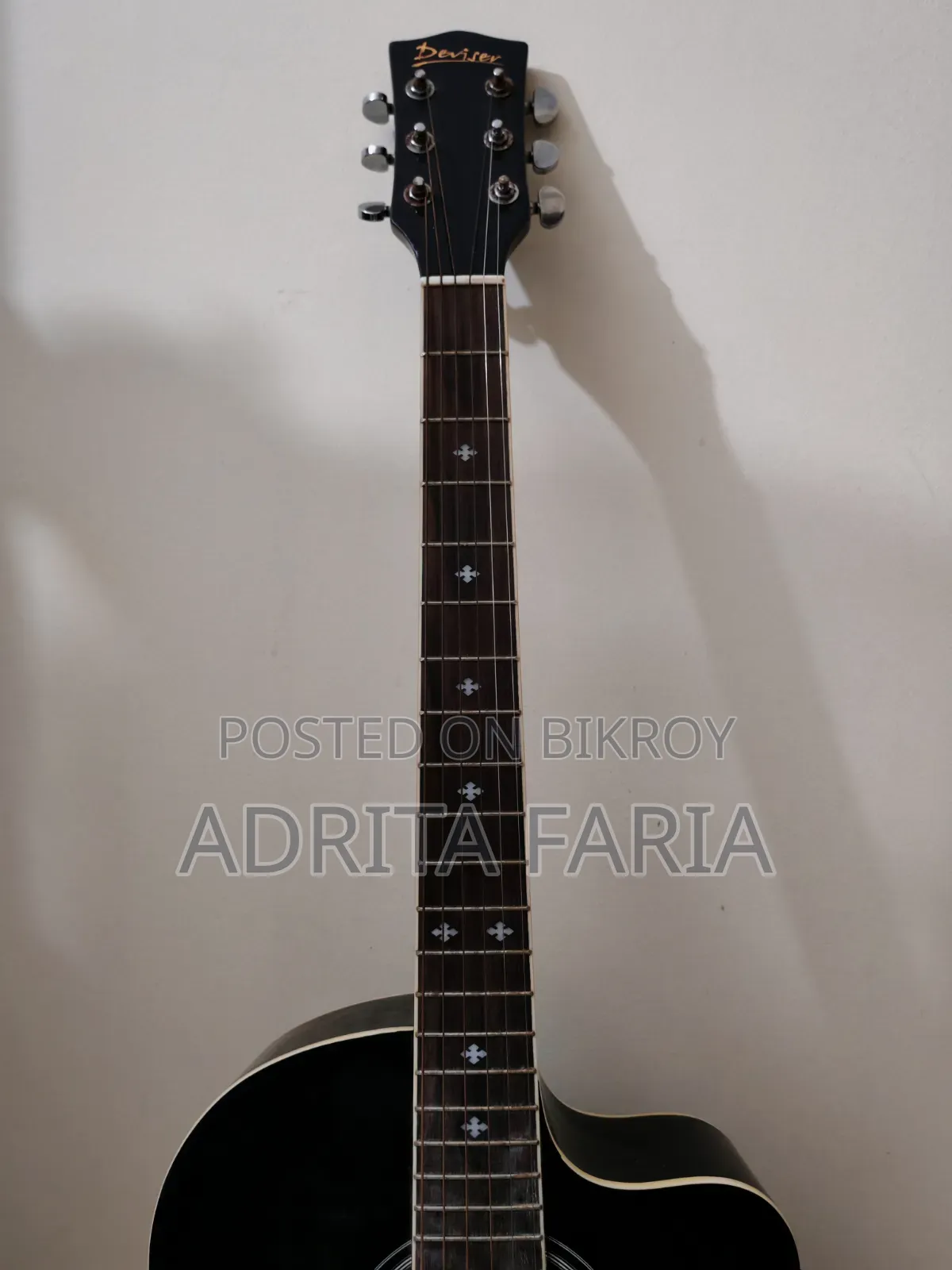 প্রিমিয়াম ব্ল্যাক অ্যাকৌস্টিক গিটার
