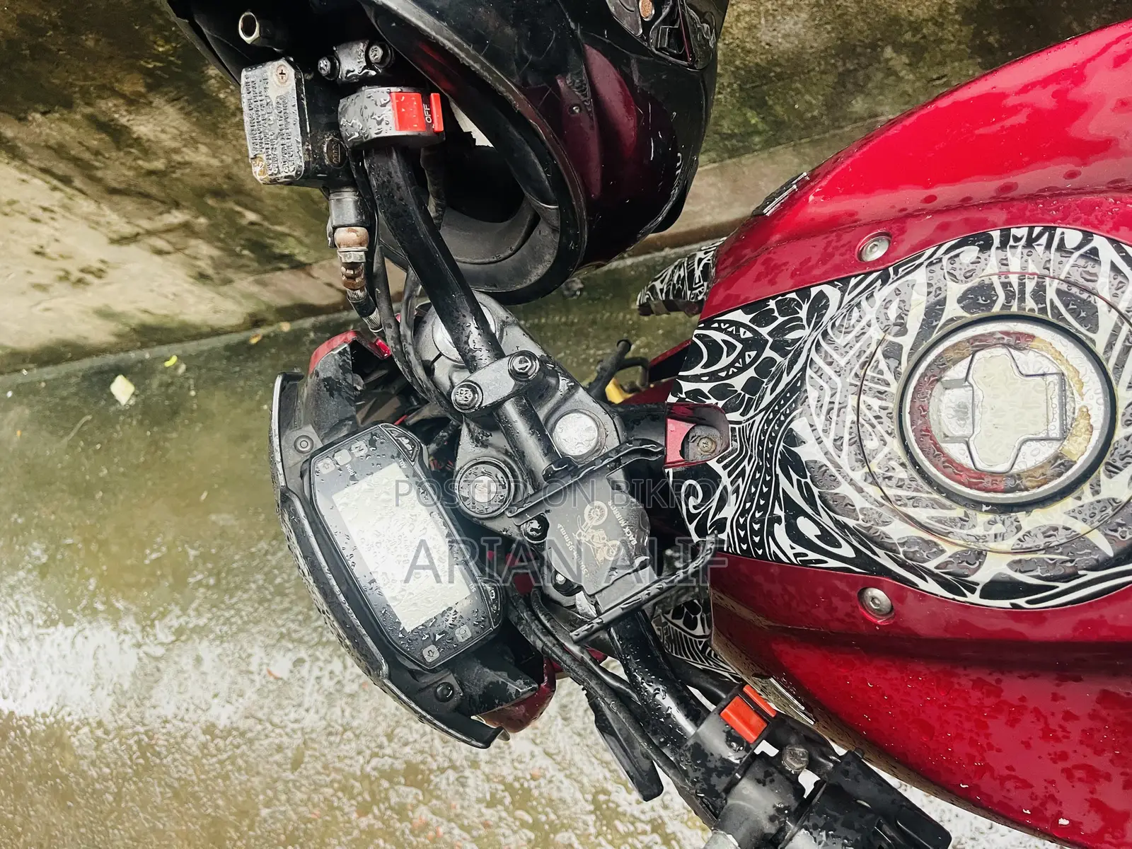 সুজুকি জিক্সার ২০১৯ লাল