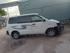 Toyota Noah 2004 White