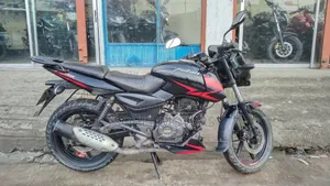 বাজাজ পালসার ১৫০ ২০২০ লাল