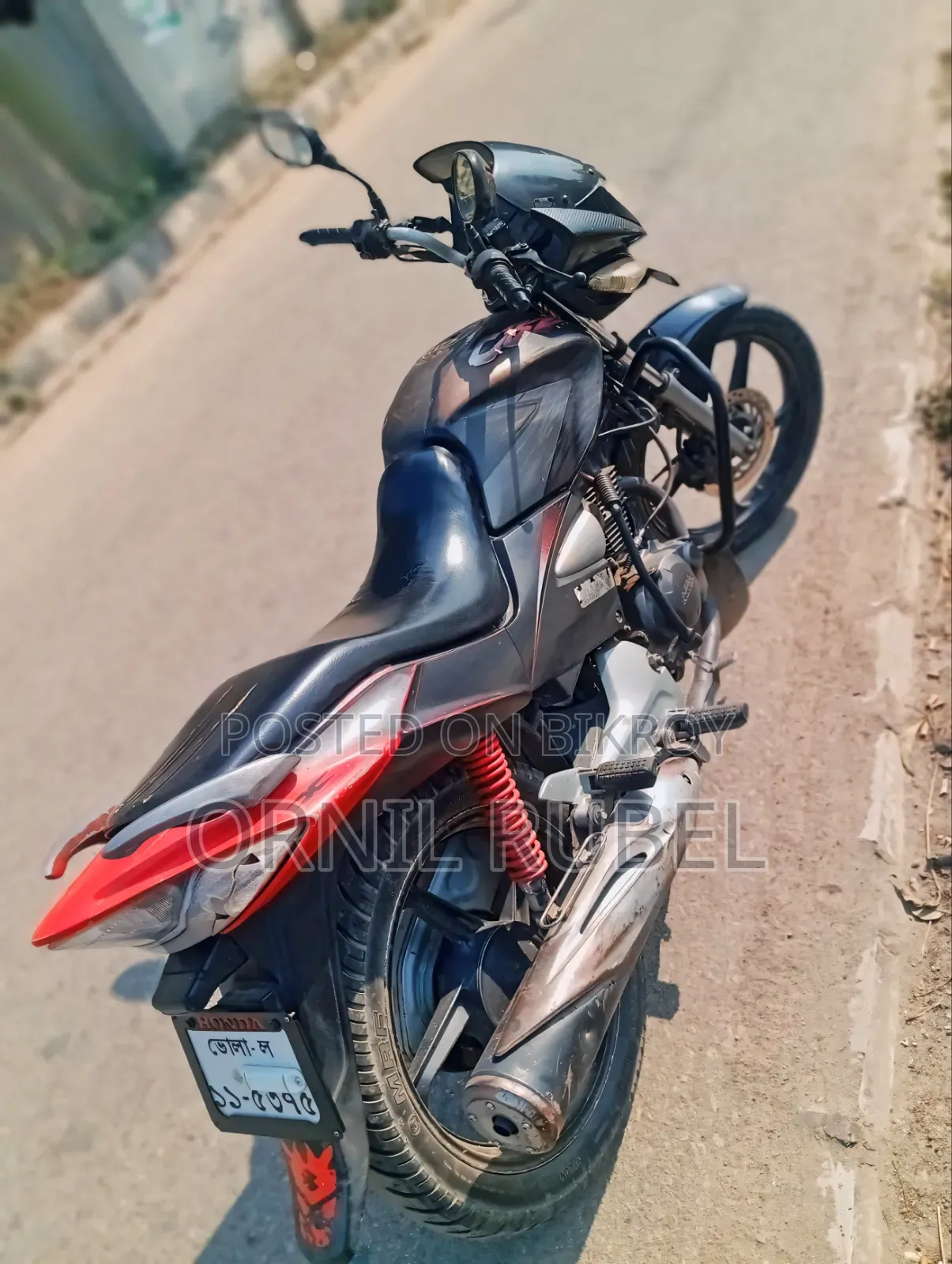 হিরো এক্সট্রিম ১২৫আর ২০১৮ কালো