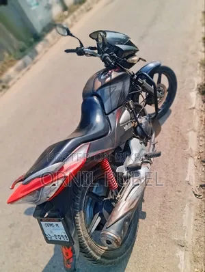 হিরো এক্সট্রিম ১২৫আর ২০১৮ কালো