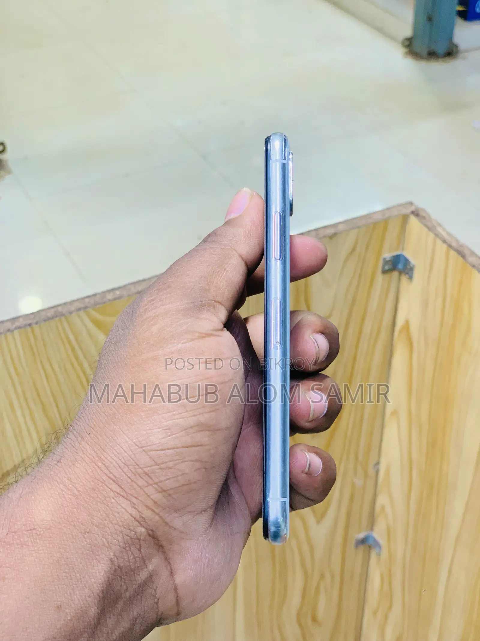 Apple iPhone X 64 GB White