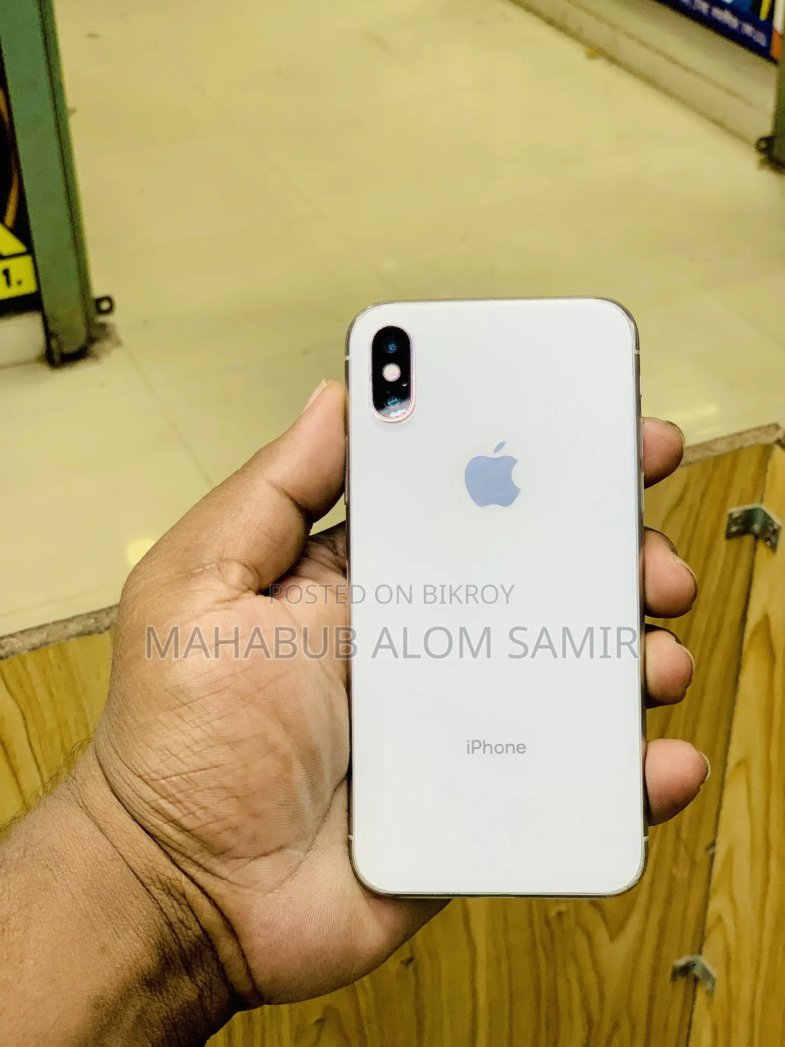 Apple iPhone X 64 GB White