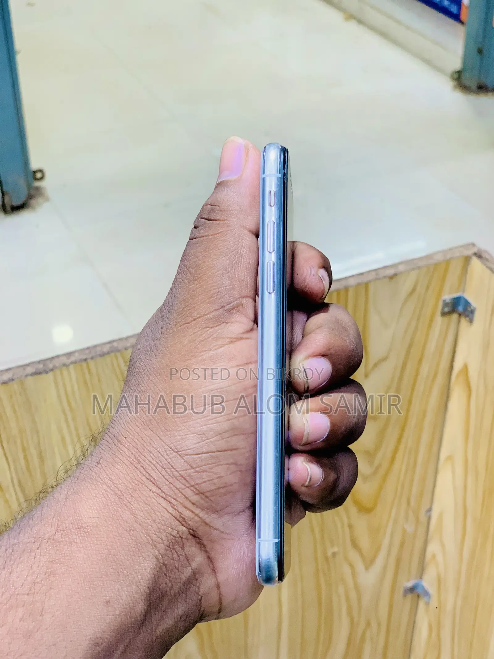 Apple iPhone X 64 GB White