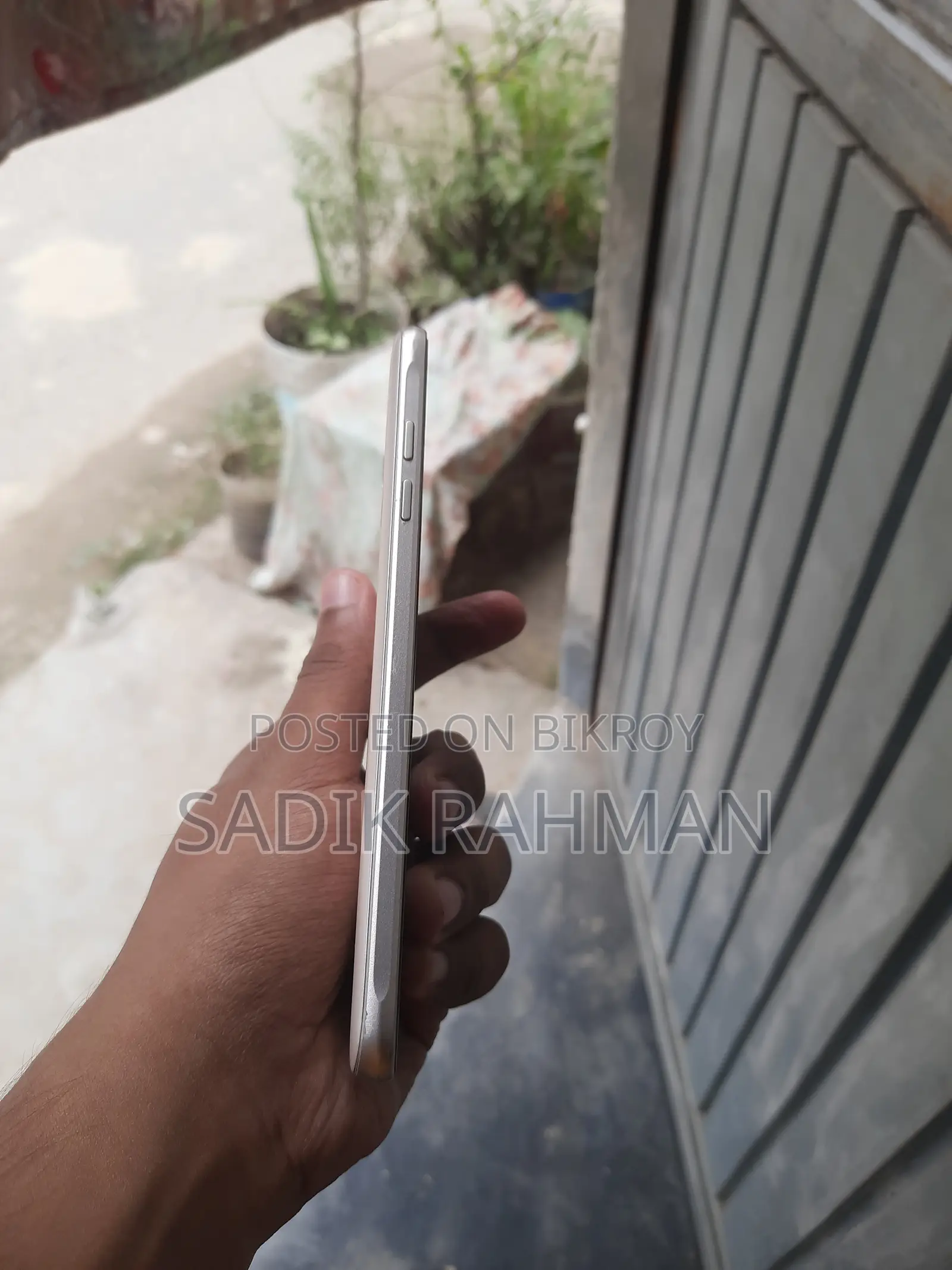 স্যামসাং গ্যালাক্সি জে৭ ১৬ জিবি গোল্ড